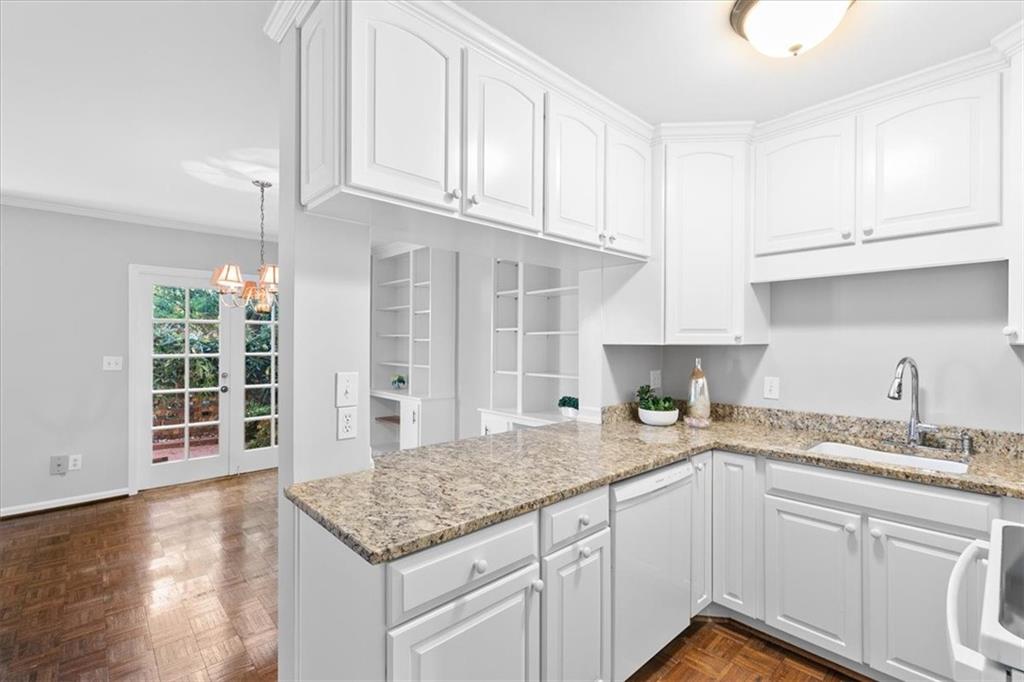 36 Old Ivy Square NE Unit 36