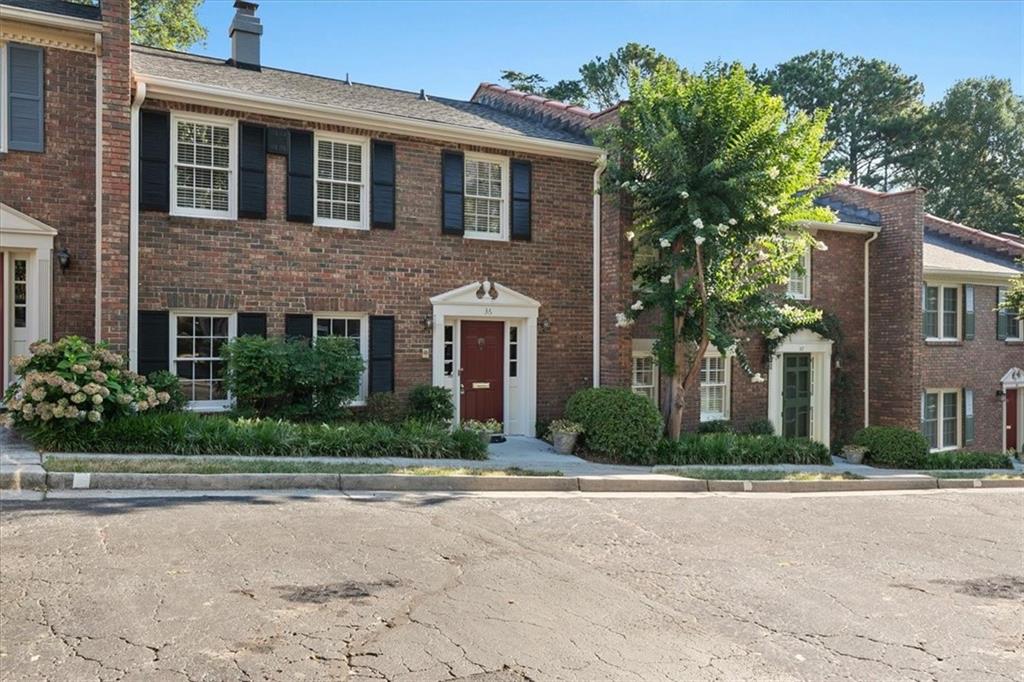 36 Old Ivy Square NE Unit 36