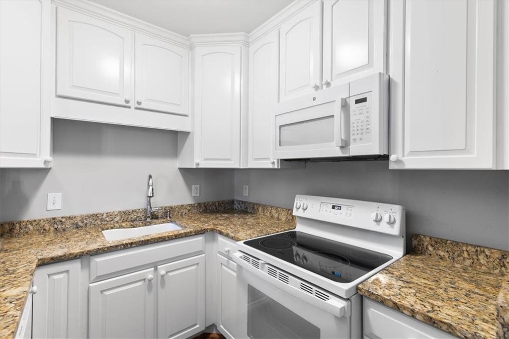 36 Old Ivy Square NE Unit 36