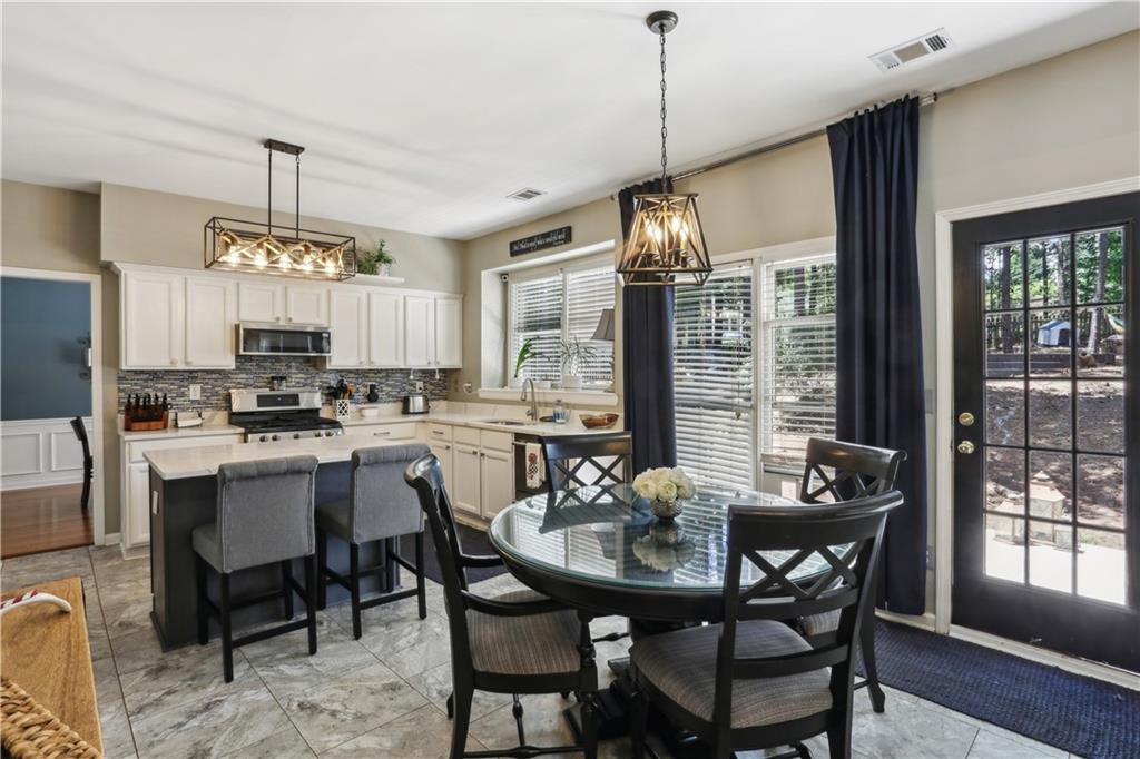 1944 McLennon Court