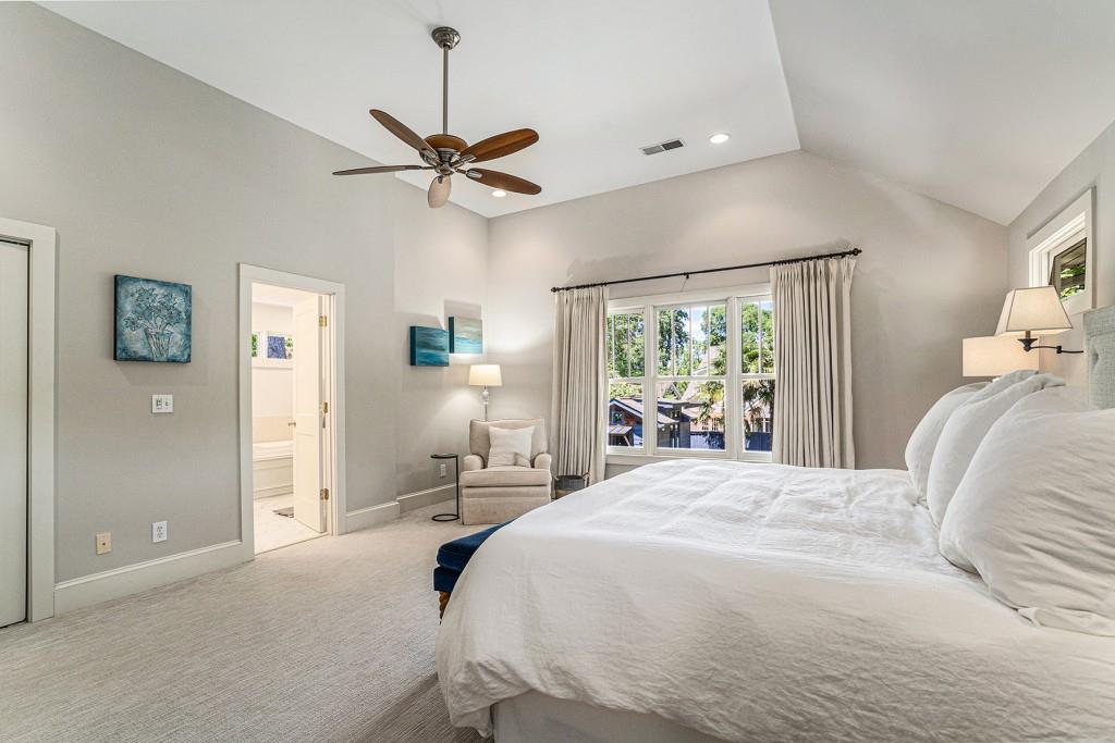 658 Cresthill Avenue NE