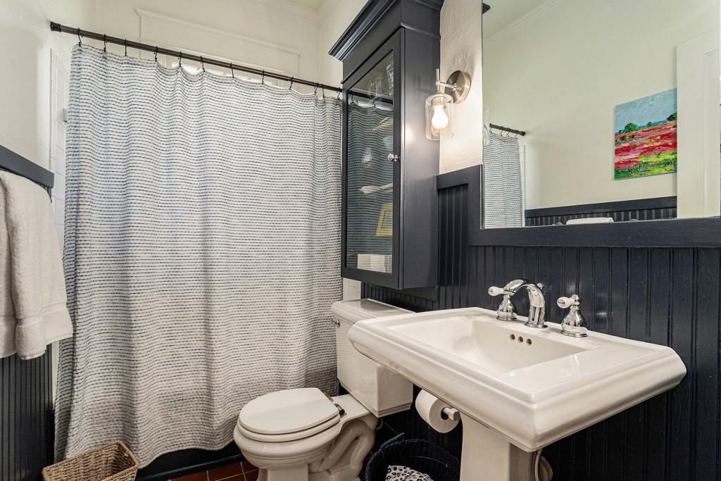 658 Cresthill Avenue NE