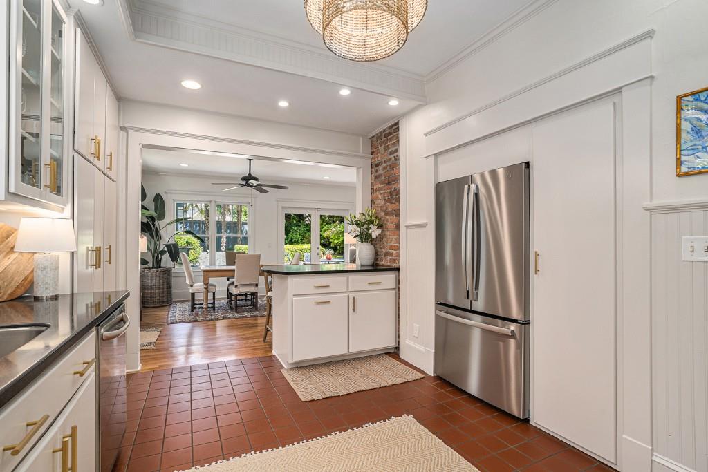 658 Cresthill Avenue NE