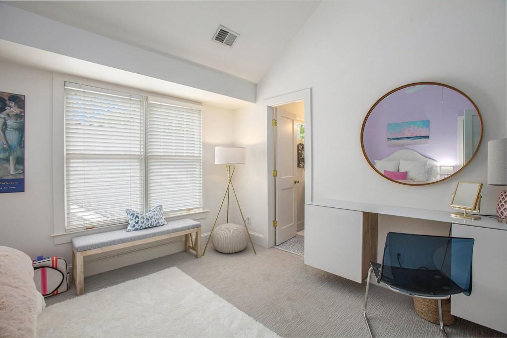 658 Cresthill Avenue NE