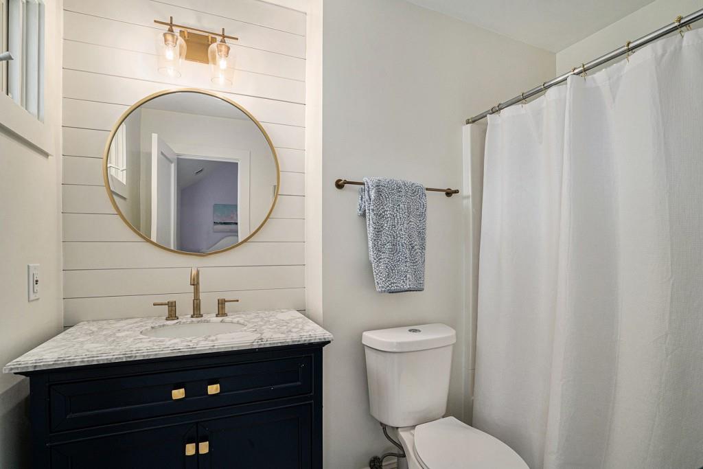 658 Cresthill Avenue NE