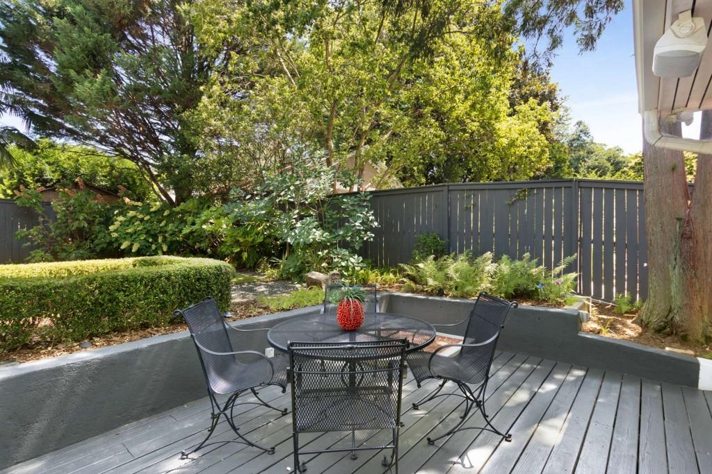 658 Cresthill Avenue NE