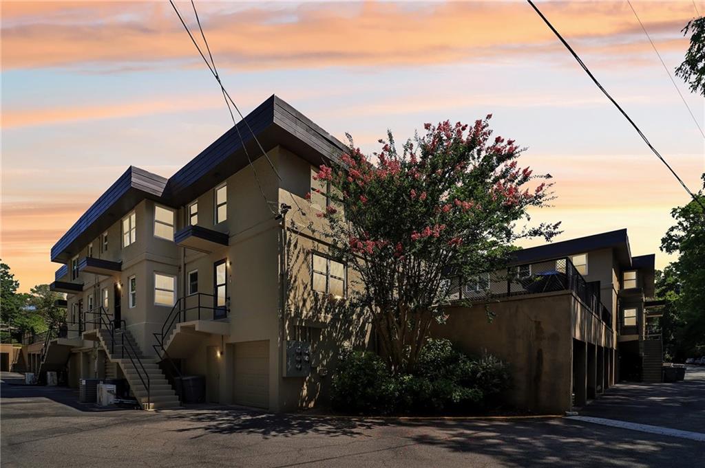 307 Lakemoore Drive Unit A