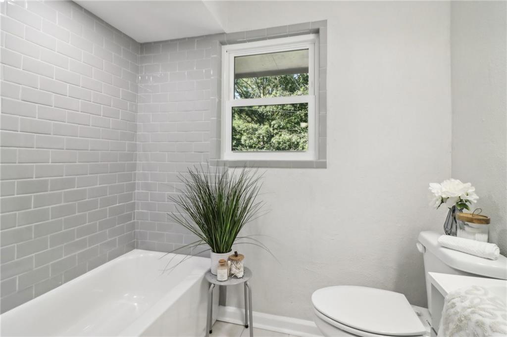 307 Lakemoore Drive Unit A