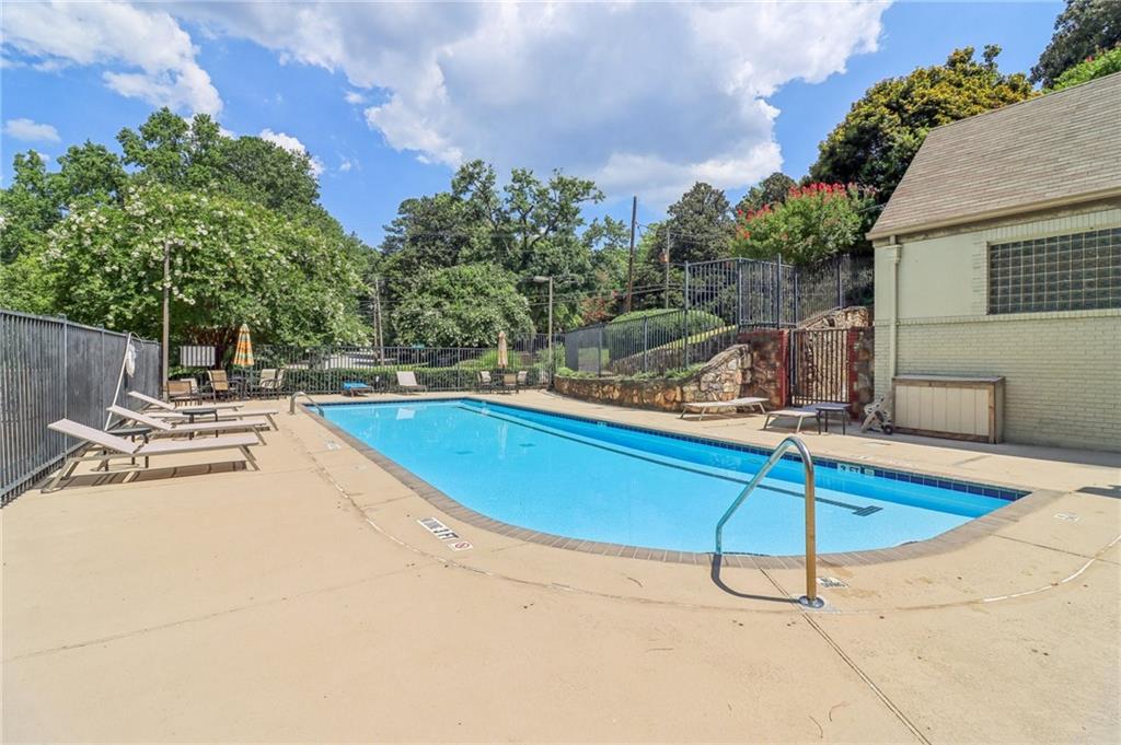 307 Lakemoore Drive Unit A