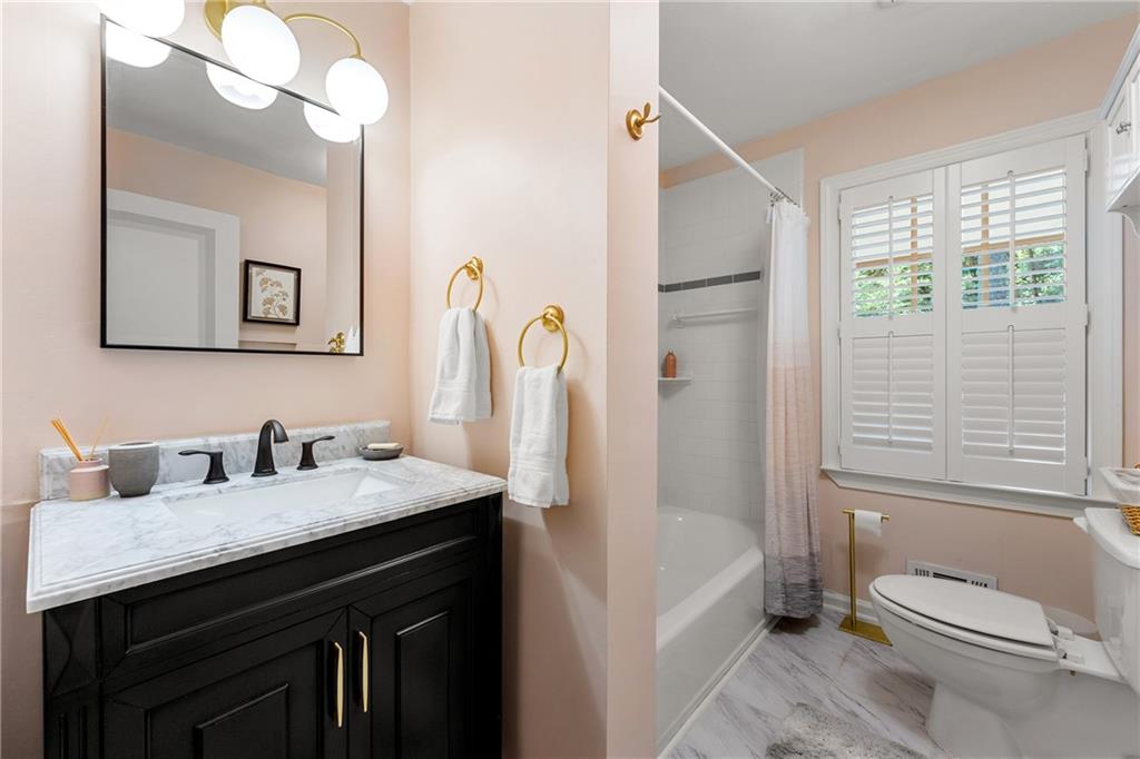 2524 Ridgewood Terrace NW