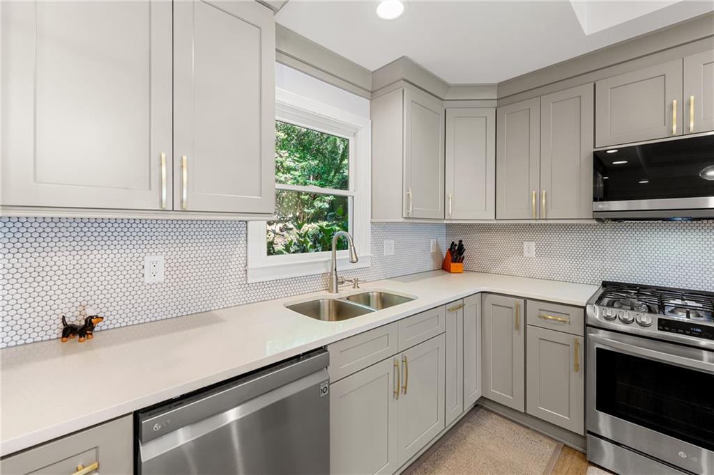 2524 Ridgewood Terrace NW