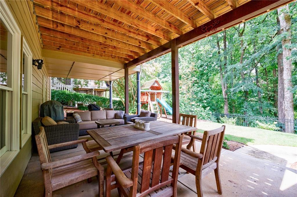 4185 Glengary Drive NE