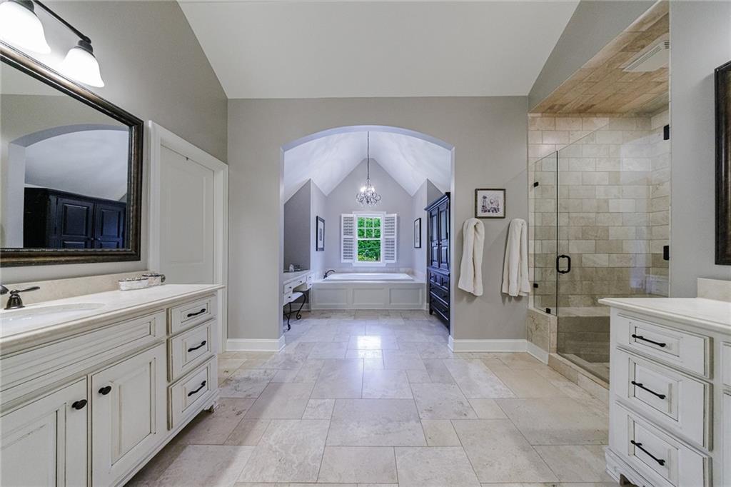 4185 Glengary Drive NE