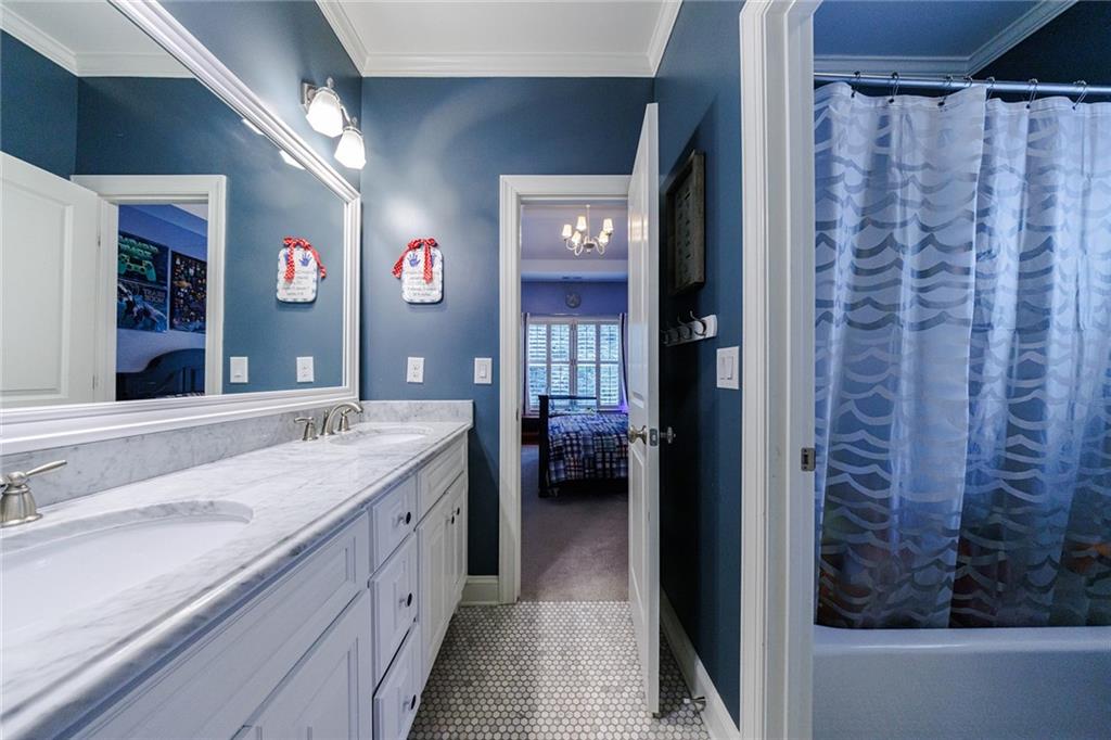 4185 Glengary Drive NE