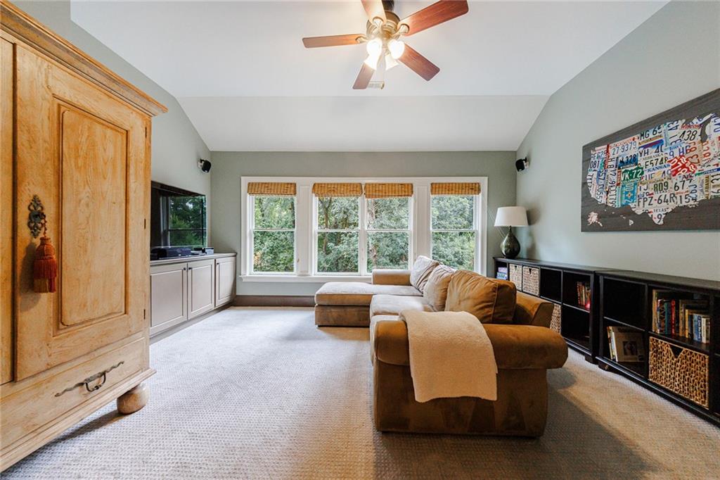 4185 Glengary Drive NE