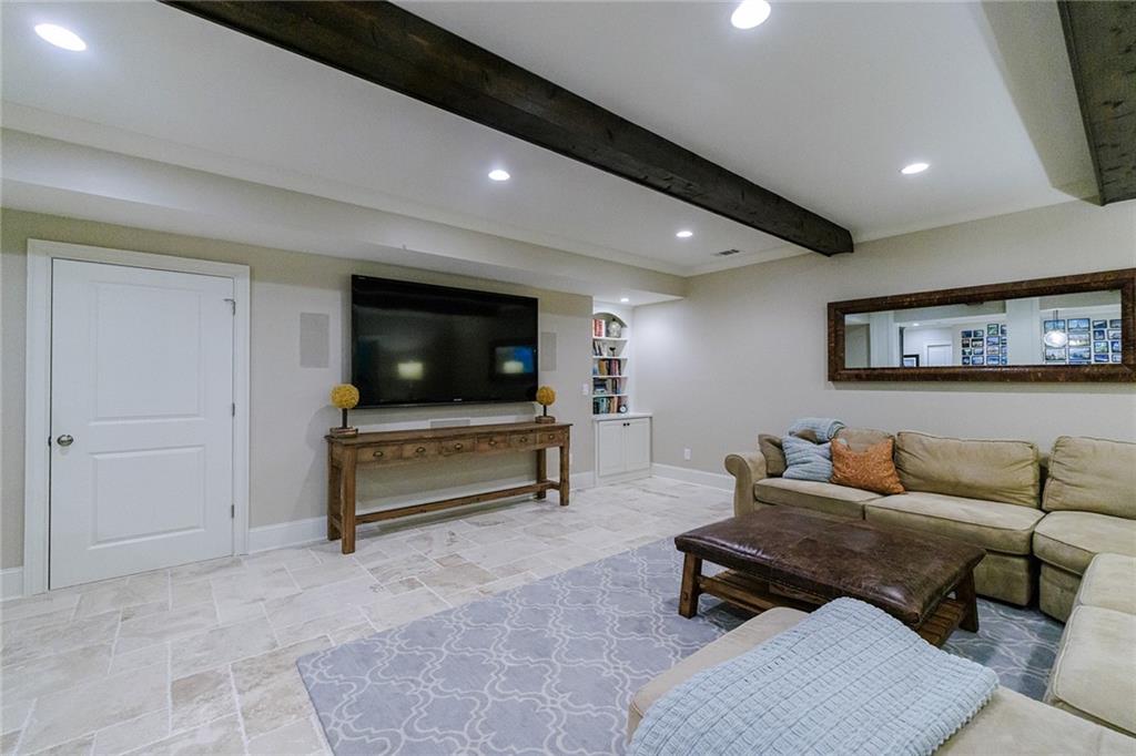 4185 Glengary Drive NE