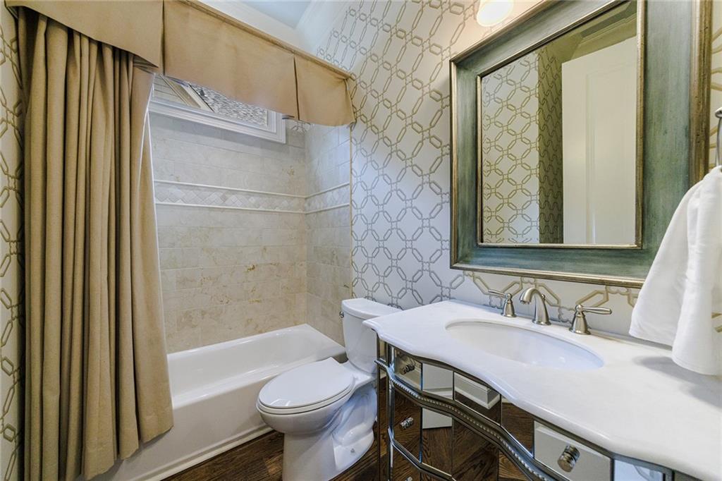 4185 Glengary Drive NE