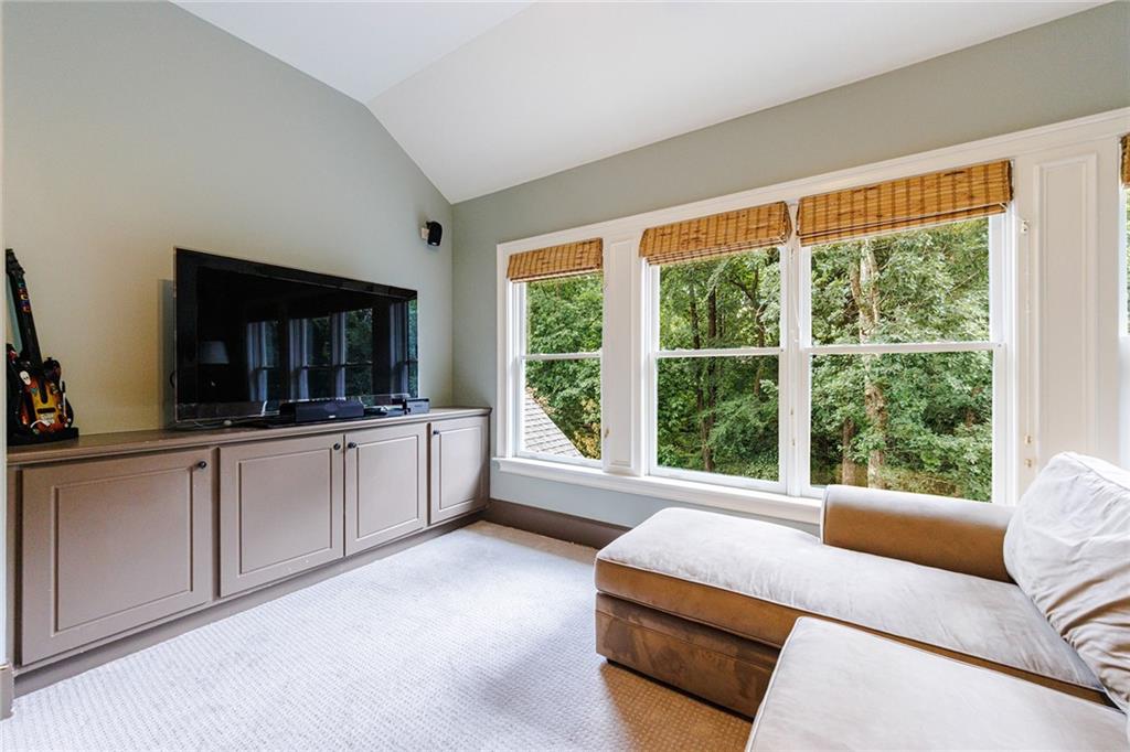 4185 Glengary Drive NE