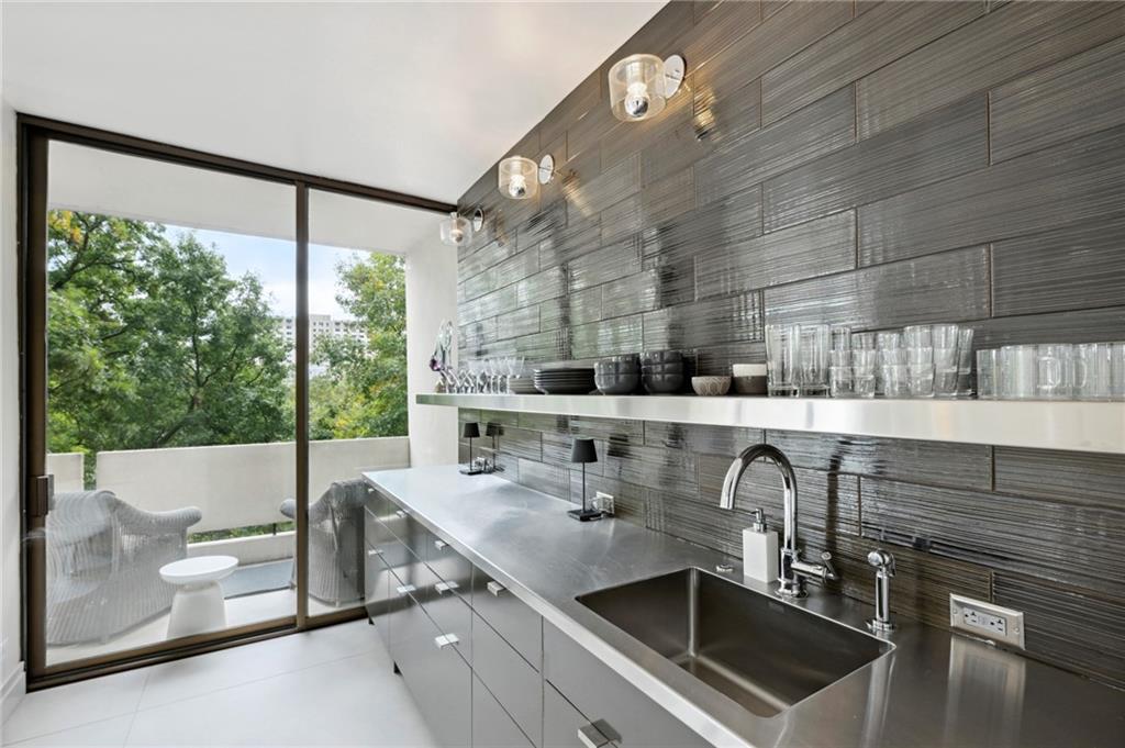 2575 Peachtree Road NE Unit 6E