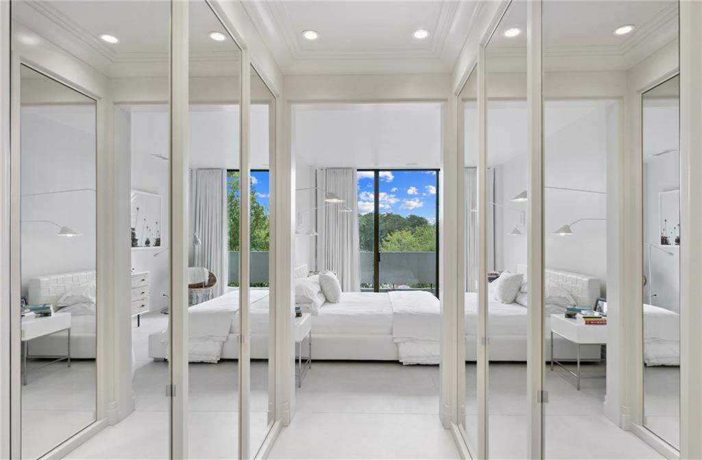 2575 Peachtree Road NE Unit 6E