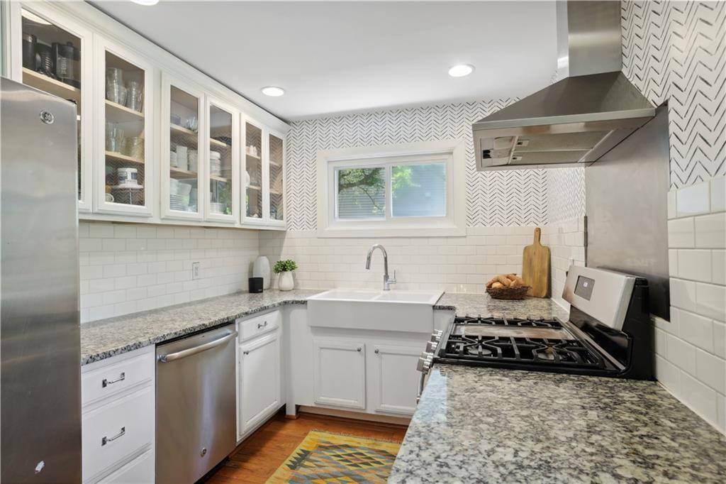 2614 Ridgemore Road NW