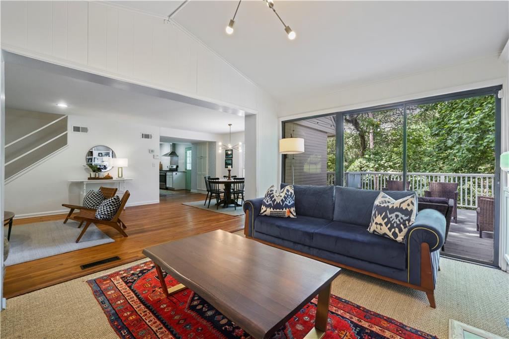 2614 Ridgemore Road NW