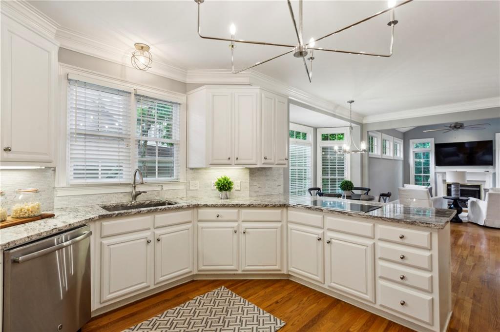 1119 Tennyson Place NE