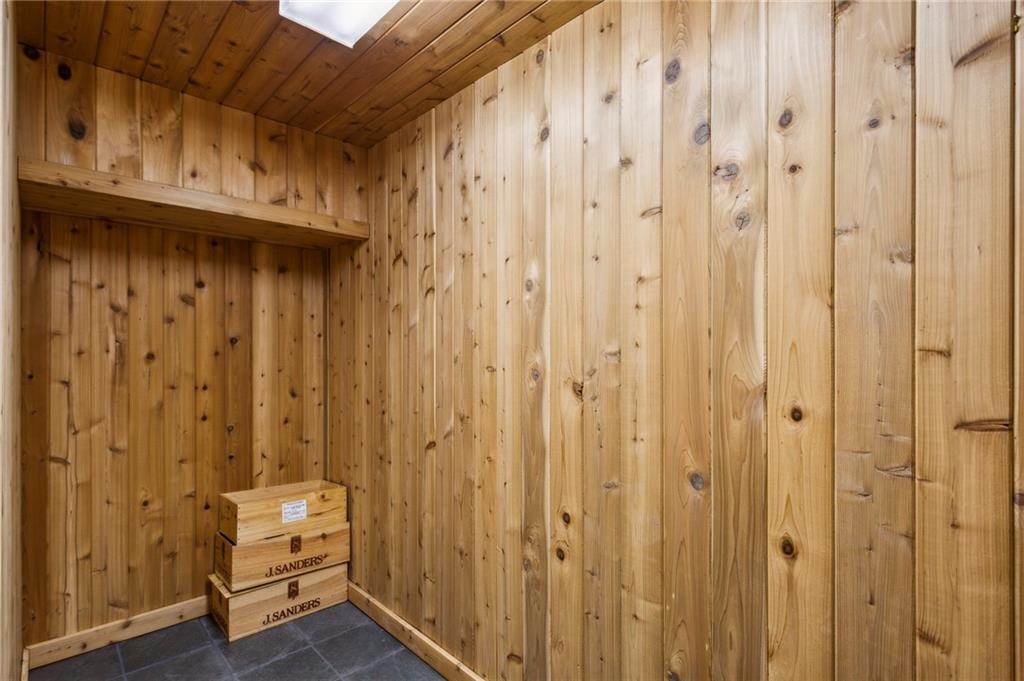 1119 Tennyson Place NE