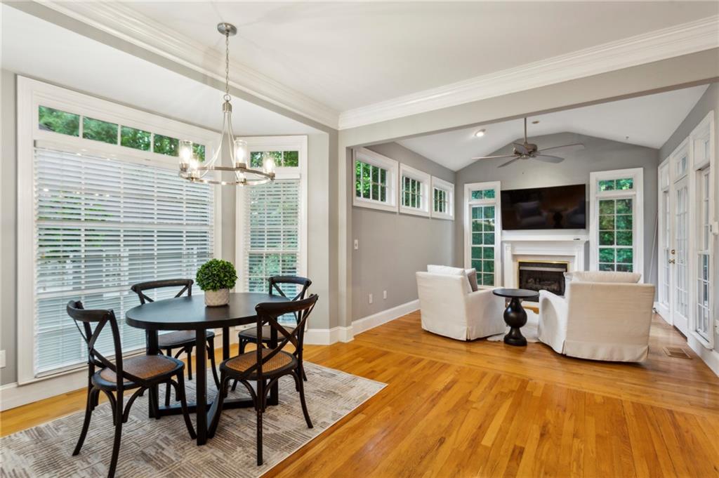 1119 Tennyson Place NE