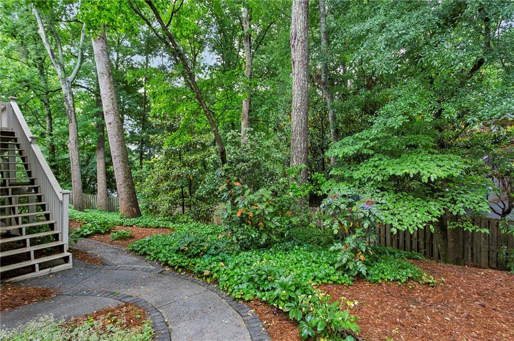 1119 Tennyson Place NE