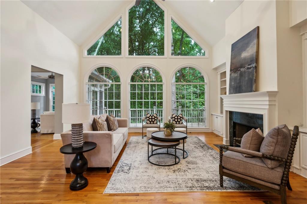 1119 Tennyson Place NE