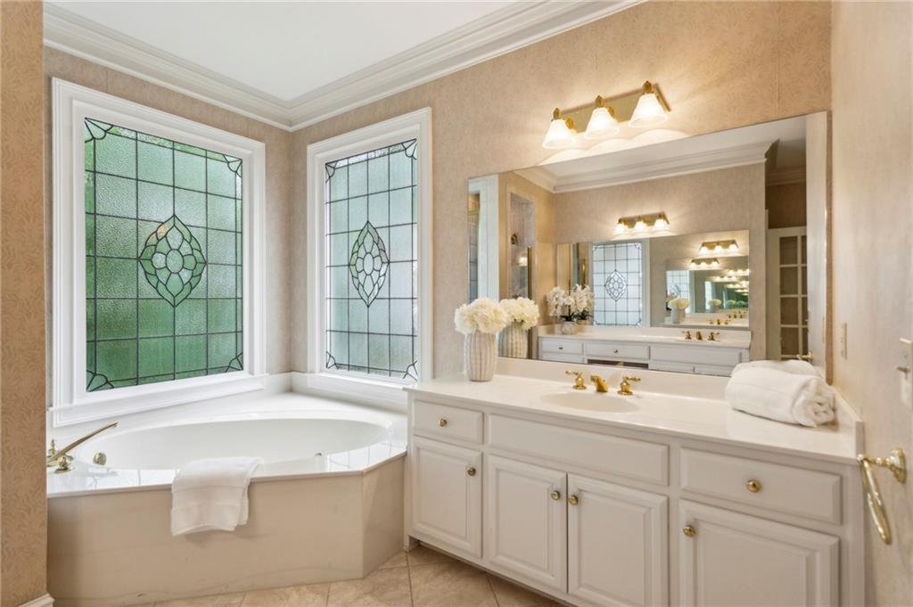 1119 Tennyson Place NE