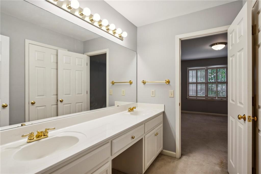 1119 Tennyson Place NE