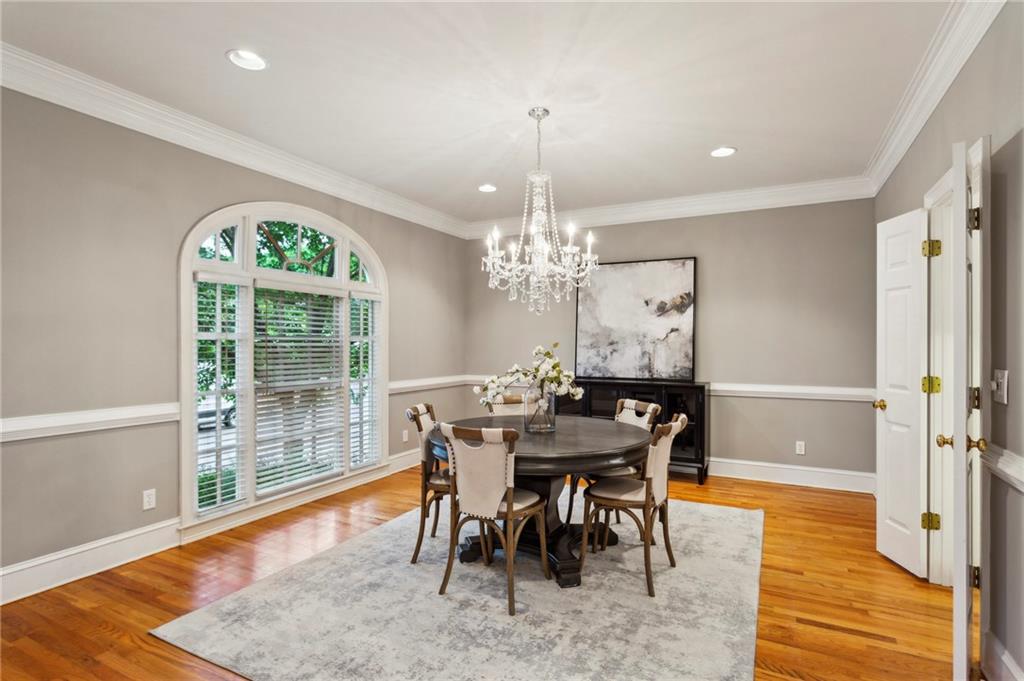 1119 Tennyson Place NE