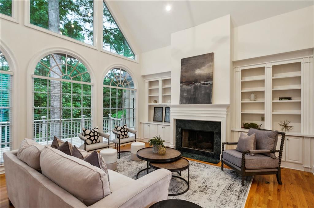 1119 Tennyson Place NE