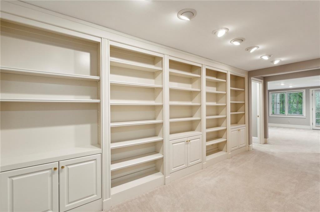 1119 Tennyson Place NE