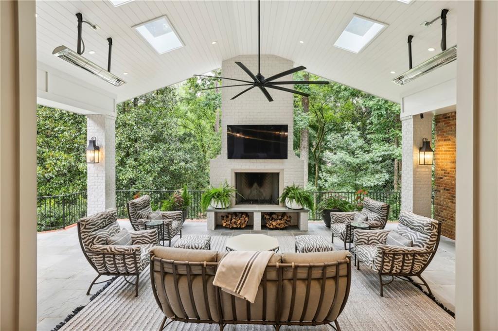 2905 Stone Brook Park NE