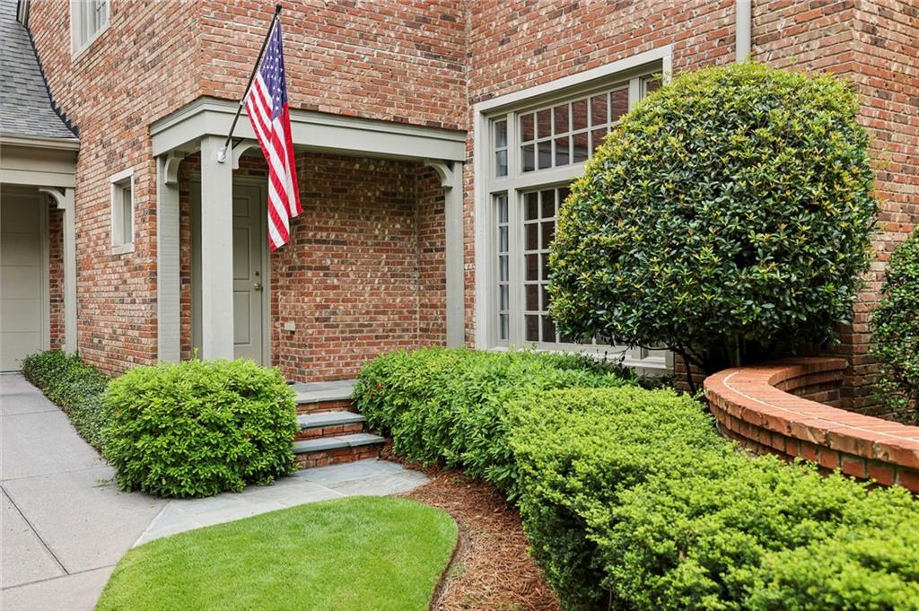 2905 Stone Brook Park NE