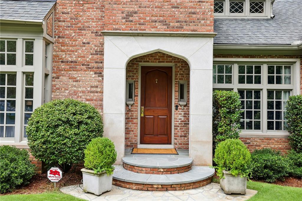 2905 Stone Brook Park NE