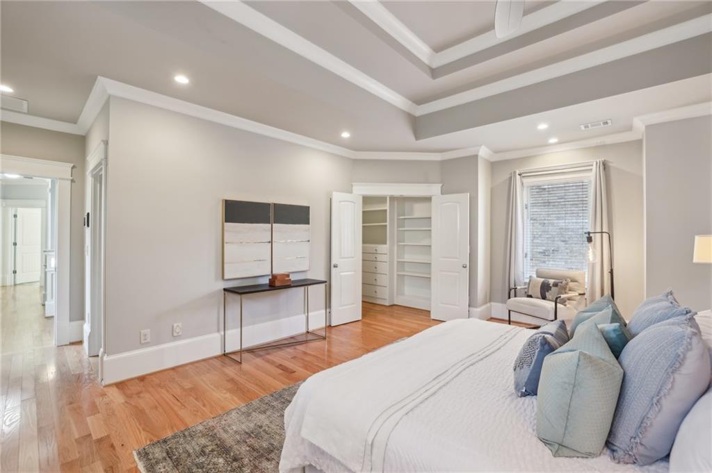 3194 Silver Lake Drive NE