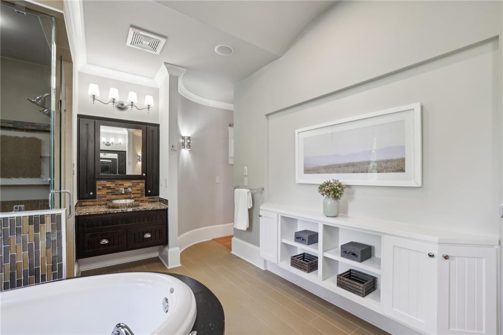 3194 Silver Lake Drive NE