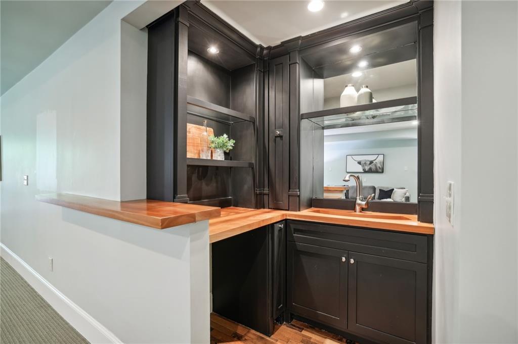 3194 Silver Lake Drive NE