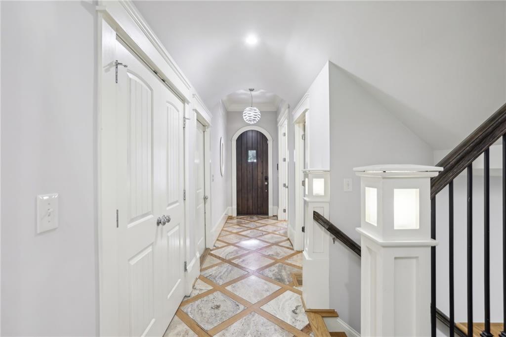 3194 Silver Lake Drive NE