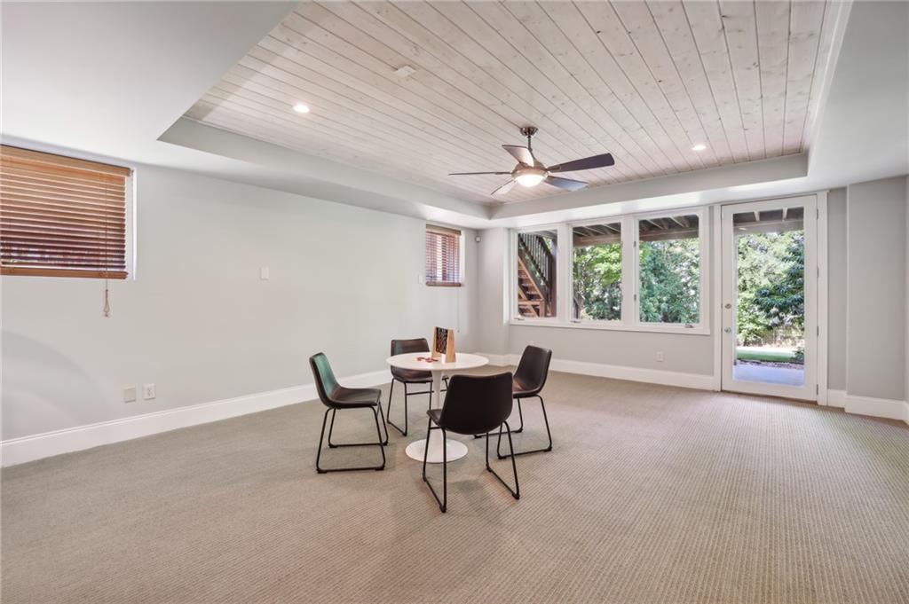 3194 Silver Lake Drive NE