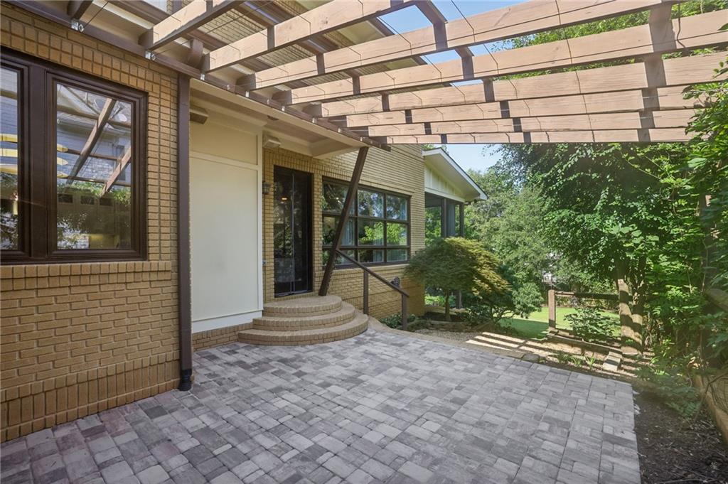 3194 Silver Lake Drive NE