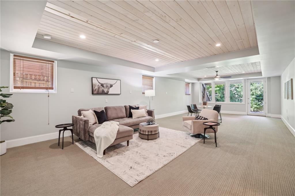 3194 Silver Lake Drive NE