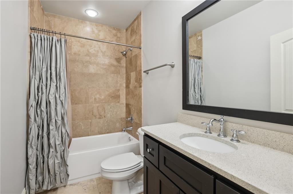 3194 Silver Lake Drive NE