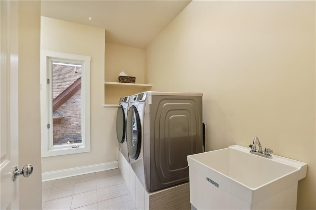 3194 Silver Lake Drive NE