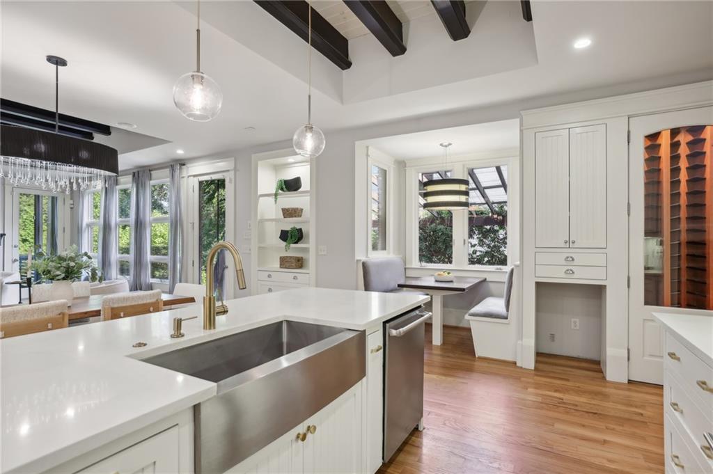 3194 Silver Lake Drive NE