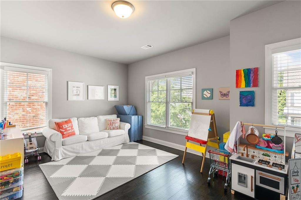 820 Novello Court NE